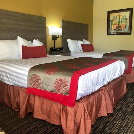 Ramada By Wyndham Lebanon Otel Dış mekan fotoğraf
