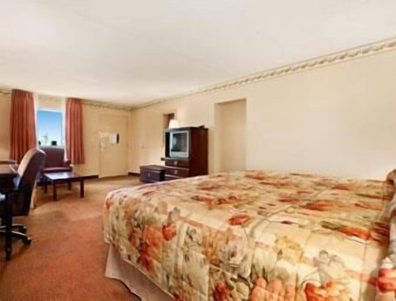 Ramada By Wyndham Lebanon Otel Dış mekan fotoğraf