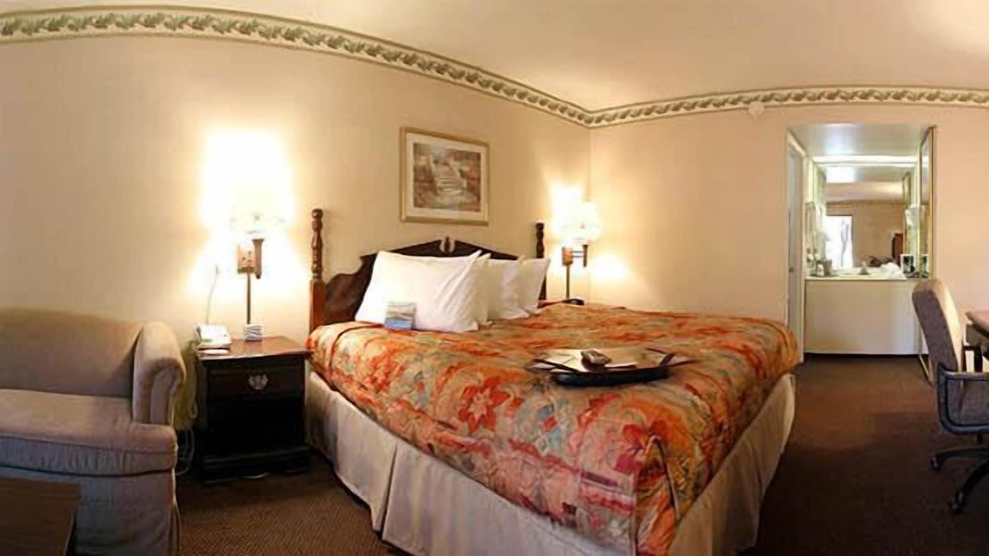 Ramada By Wyndham Lebanon Otel Dış mekan fotoğraf