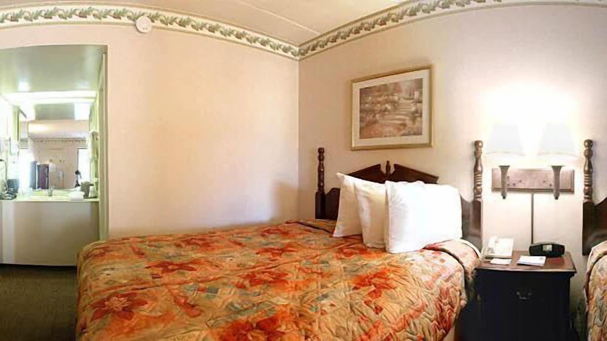 Ramada By Wyndham Lebanon Otel Dış mekan fotoğraf