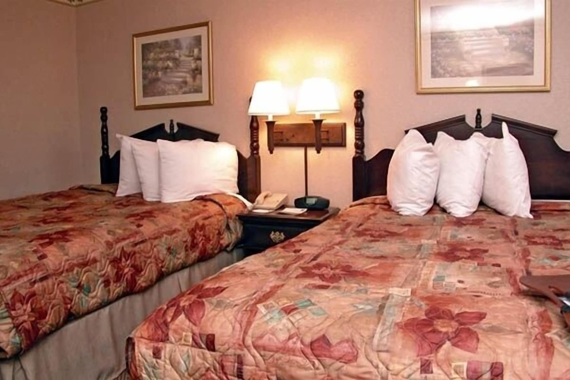 Ramada By Wyndham Lebanon Otel Dış mekan fotoğraf