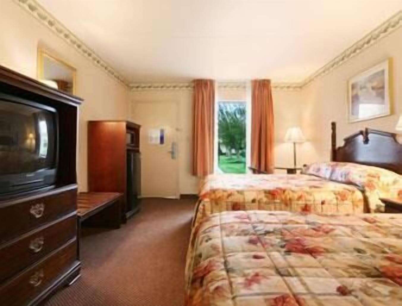 Ramada By Wyndham Lebanon Otel Dış mekan fotoğraf
