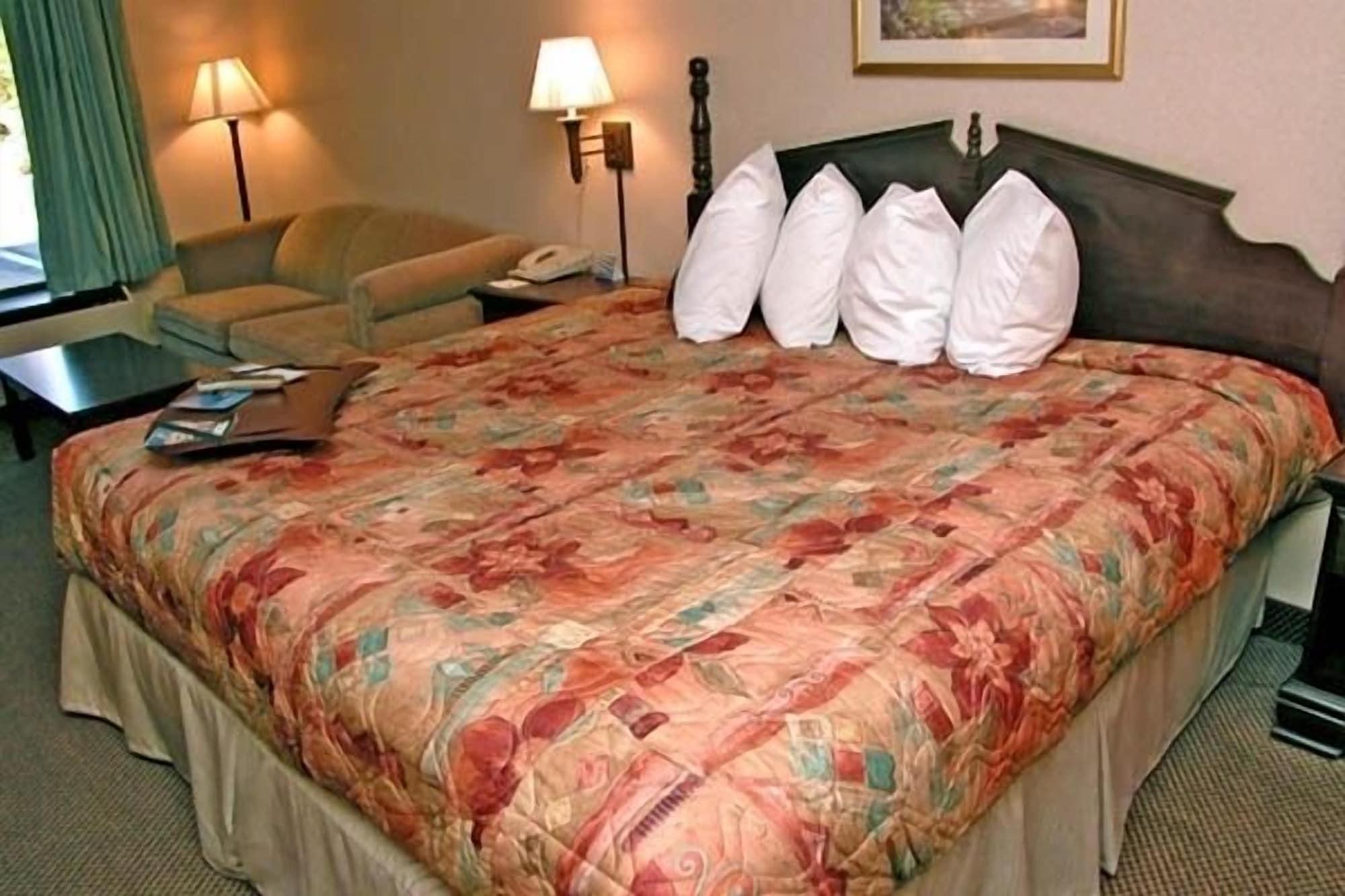 Ramada By Wyndham Lebanon Otel Dış mekan fotoğraf