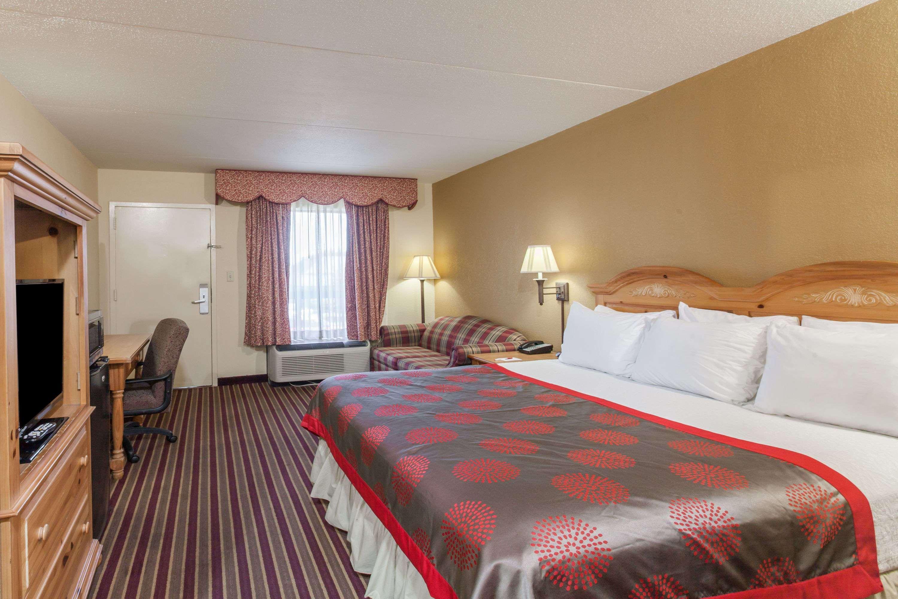 Ramada By Wyndham Lebanon Otel Dış mekan fotoğraf