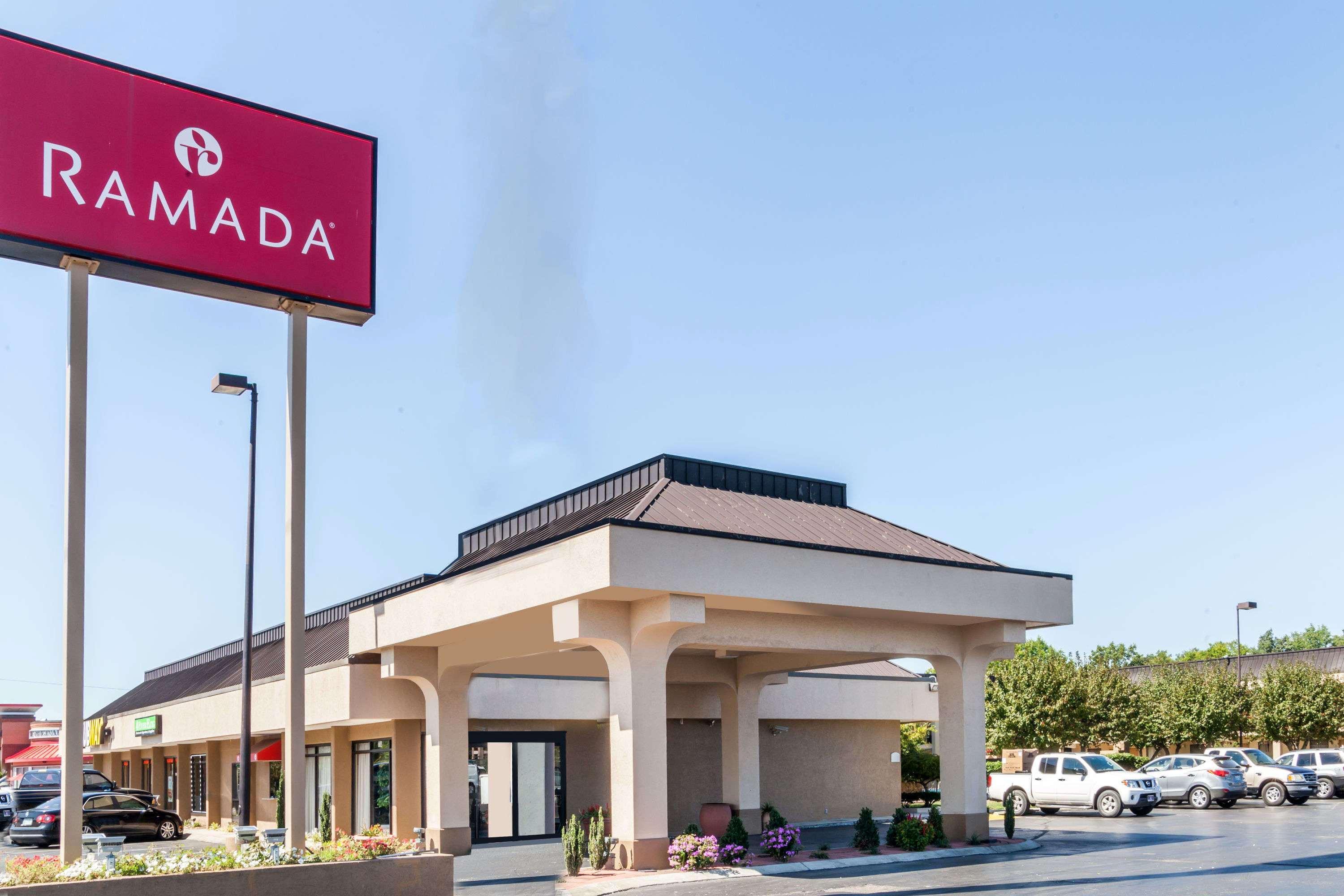 Ramada By Wyndham Lebanon Otel Dış mekan fotoğraf