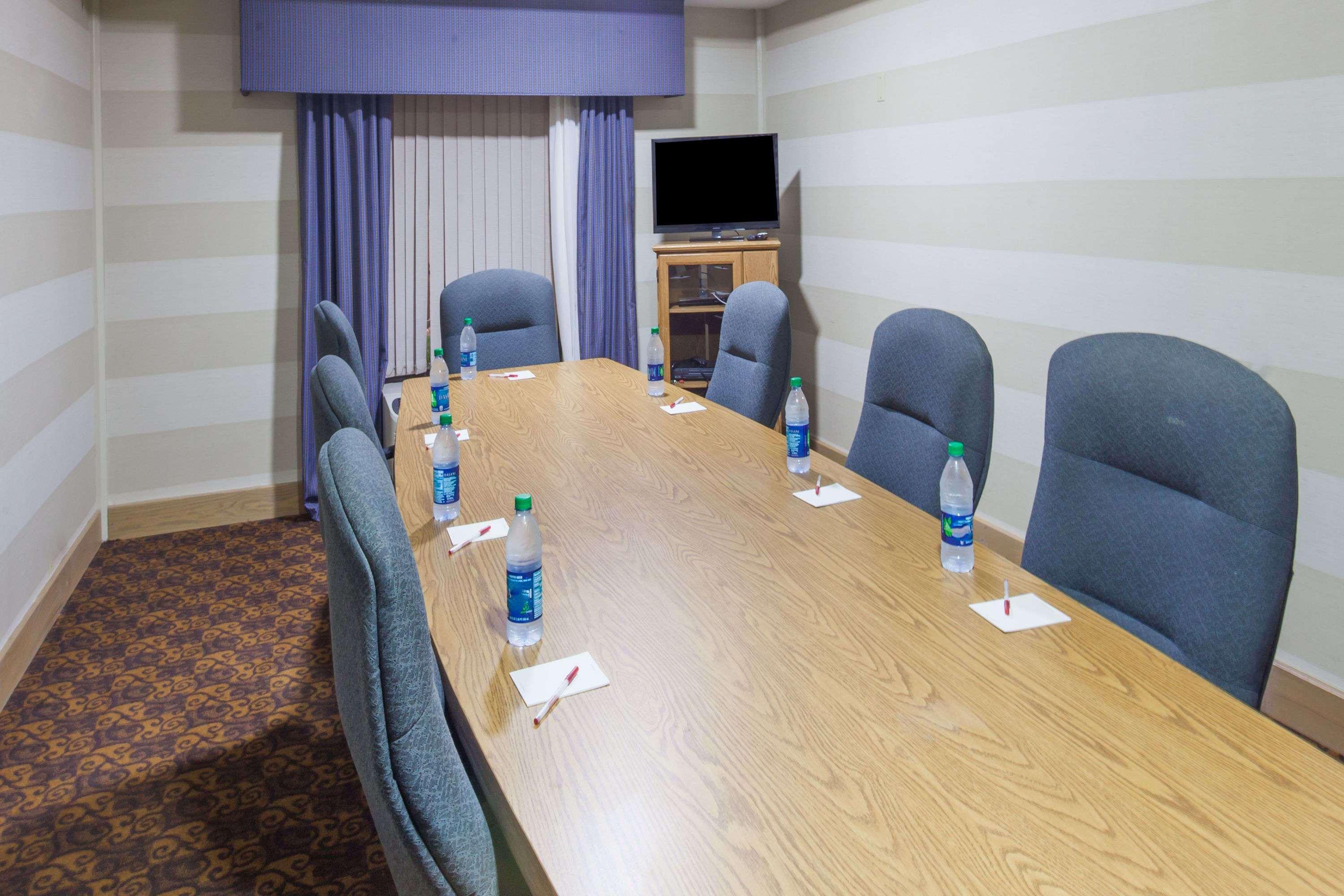 Ramada By Wyndham Lebanon Otel Dış mekan fotoğraf