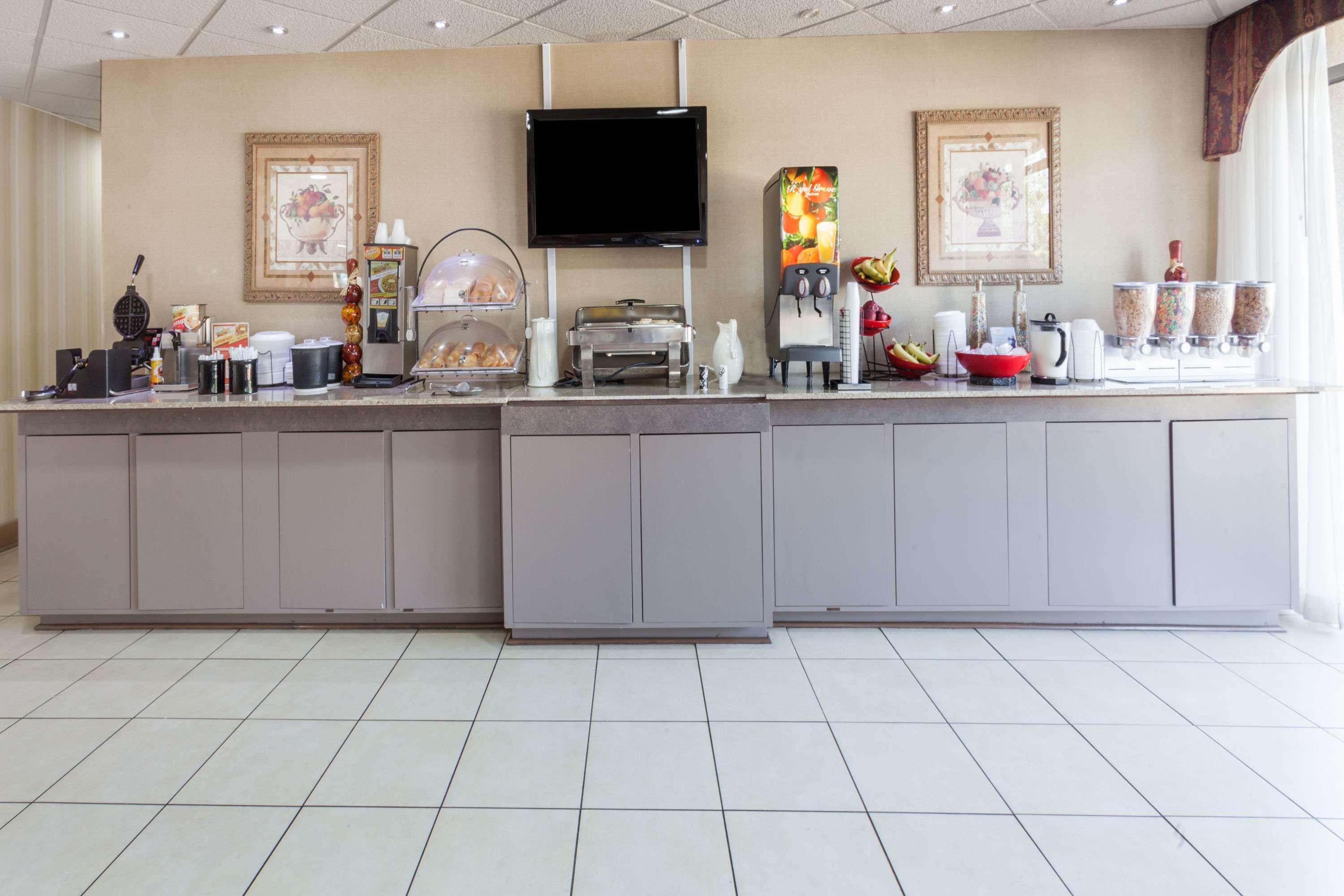Ramada By Wyndham Lebanon Otel Dış mekan fotoğraf