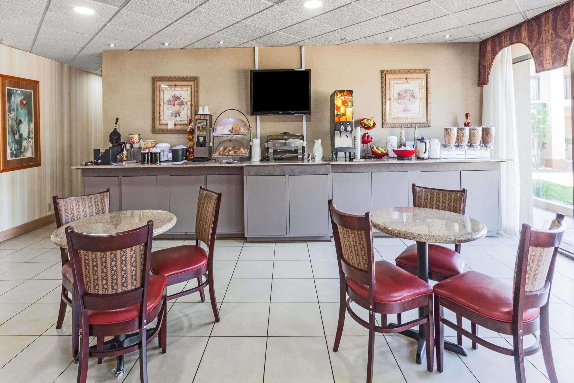 Ramada By Wyndham Lebanon Otel Dış mekan fotoğraf
