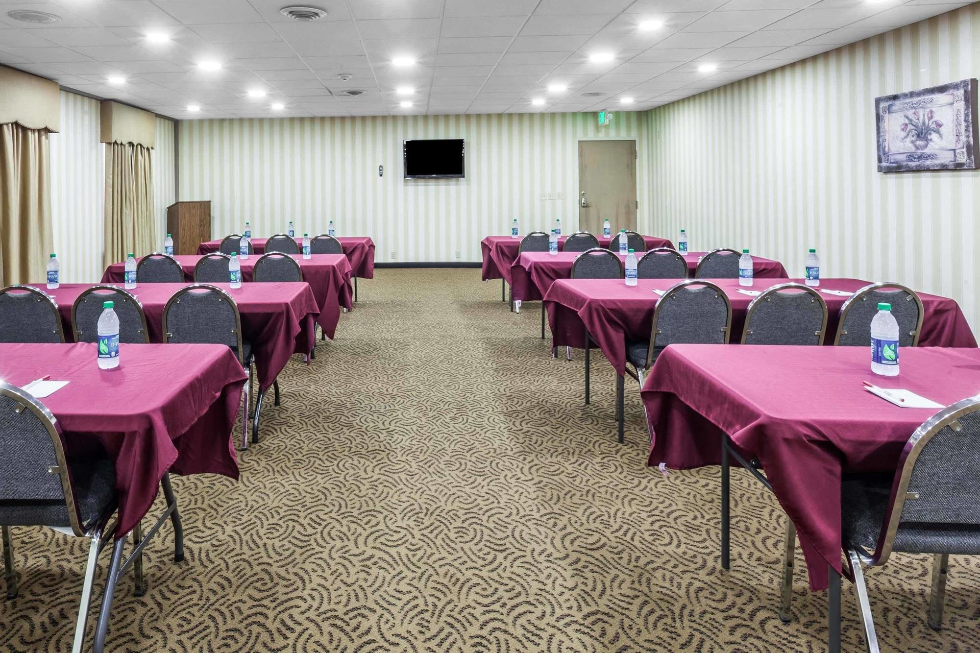 Ramada By Wyndham Lebanon Otel Dış mekan fotoğraf