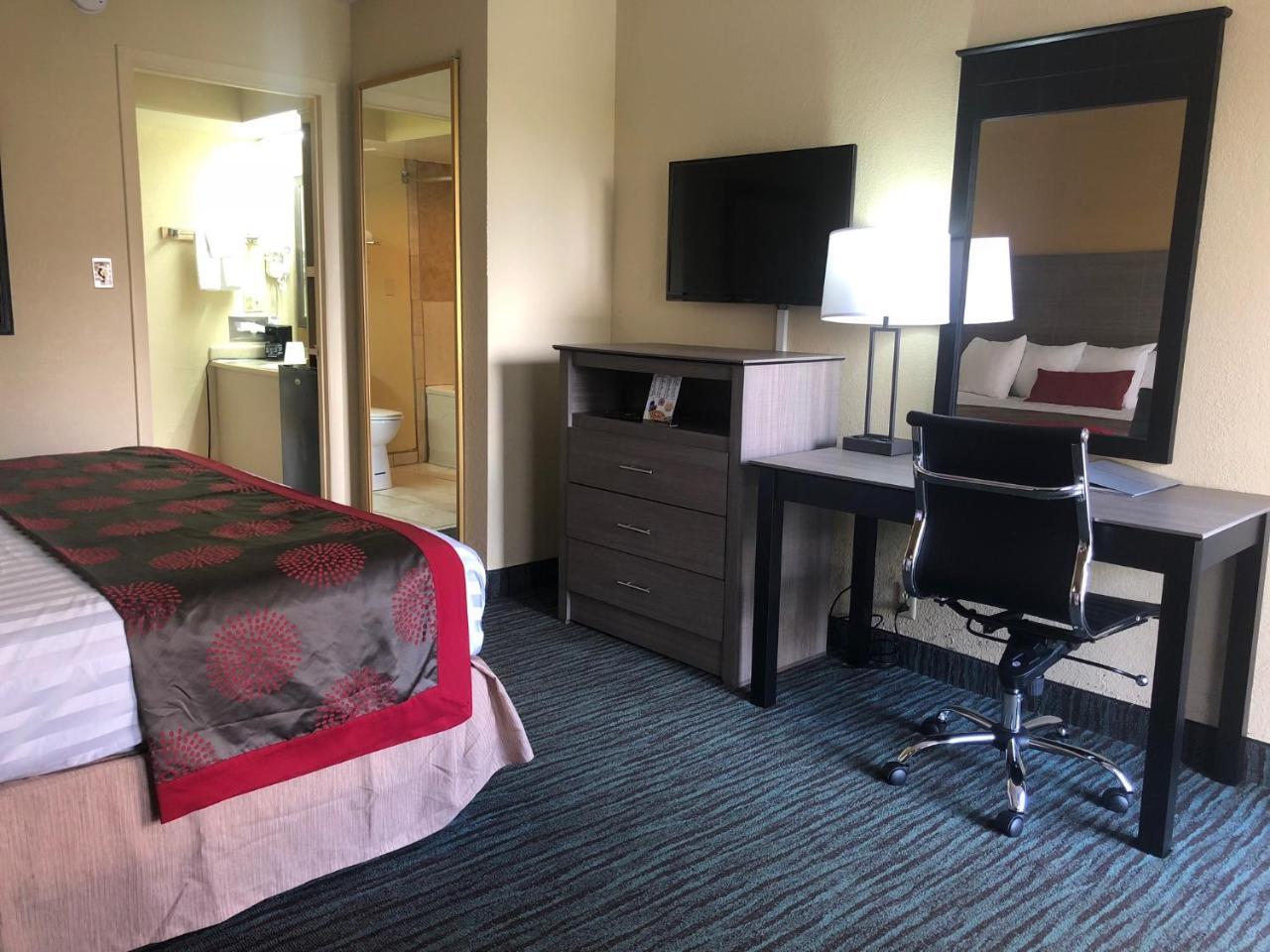 Ramada By Wyndham Lebanon Otel Dış mekan fotoğraf